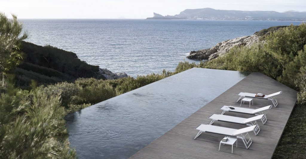 Mirto Table