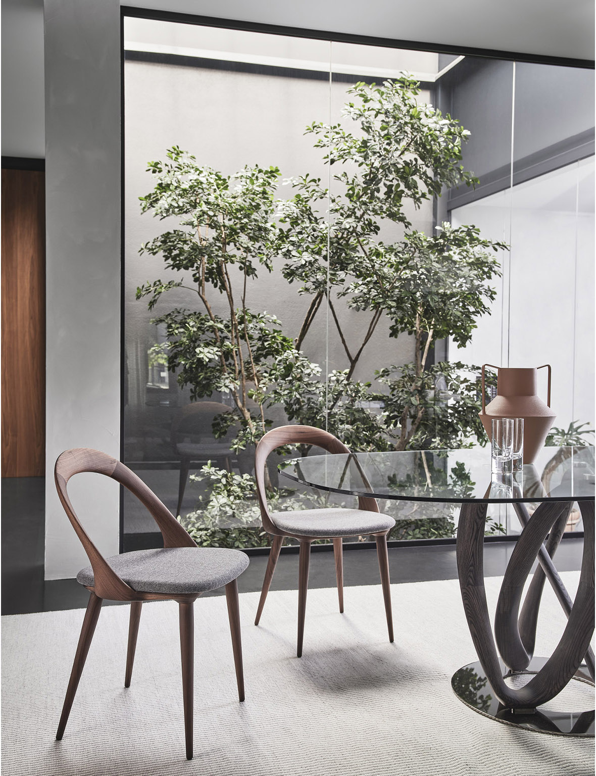 Ester Chair