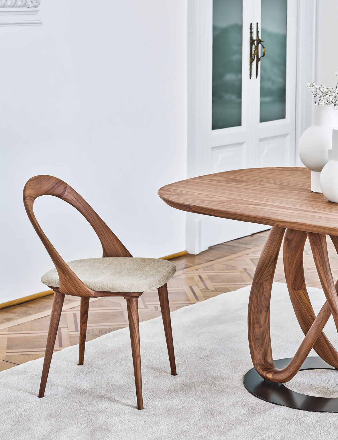 Ester Chair