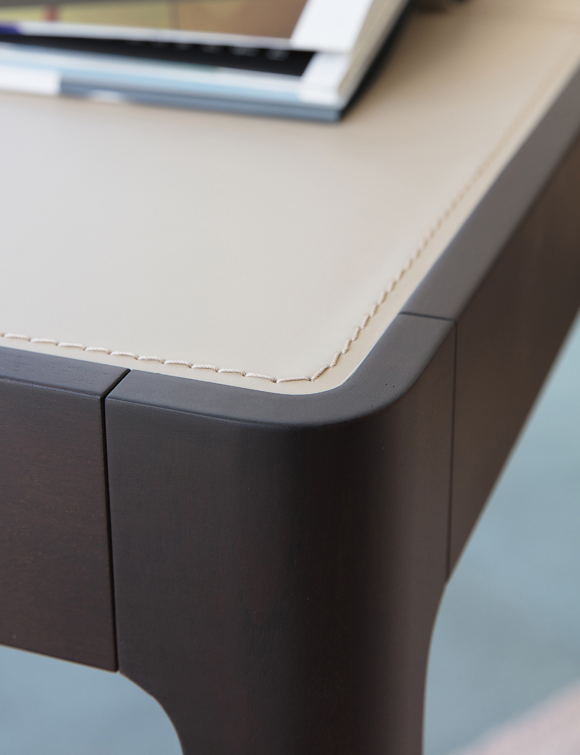 Saffo Desk