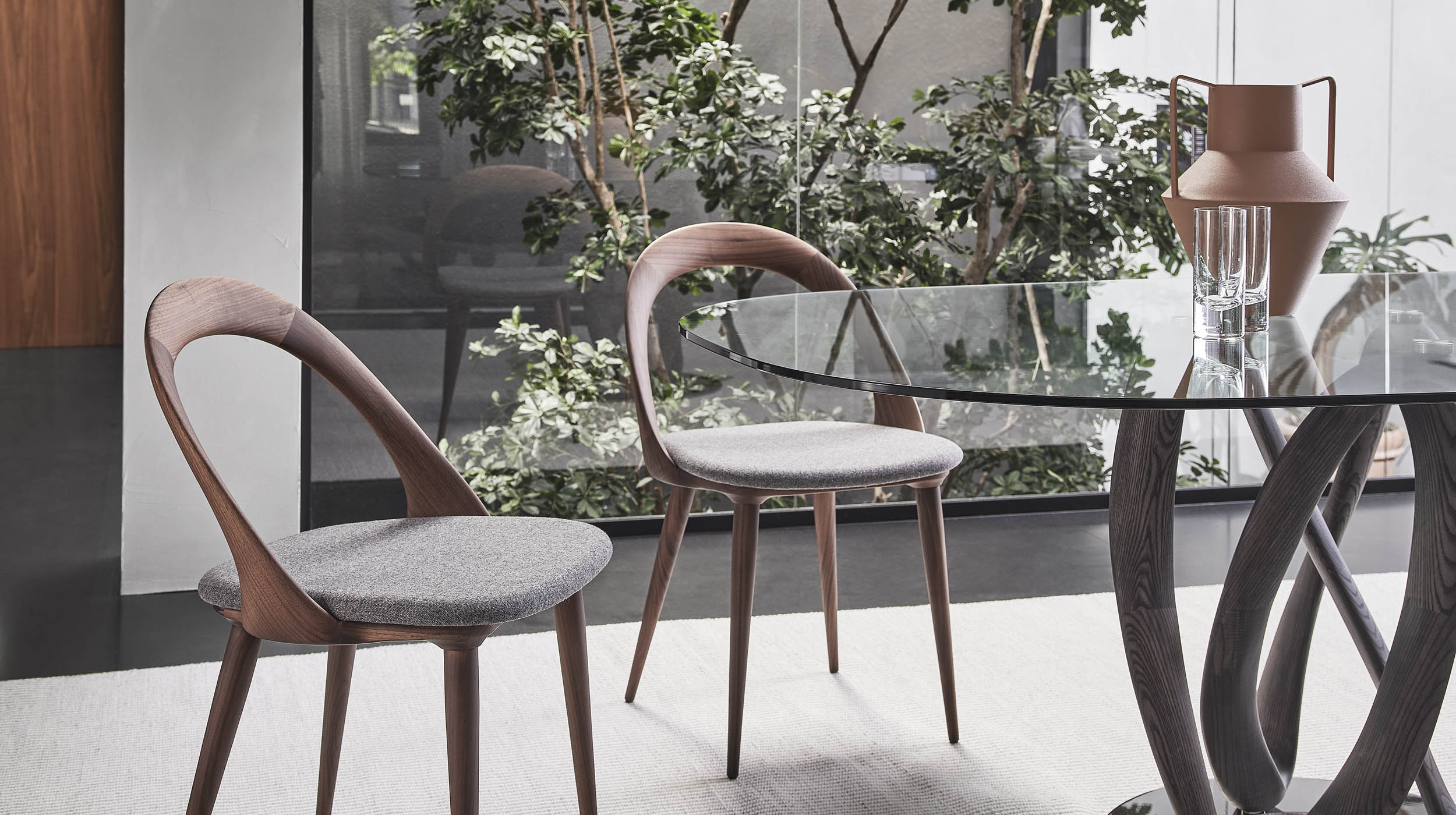 Ester Chair