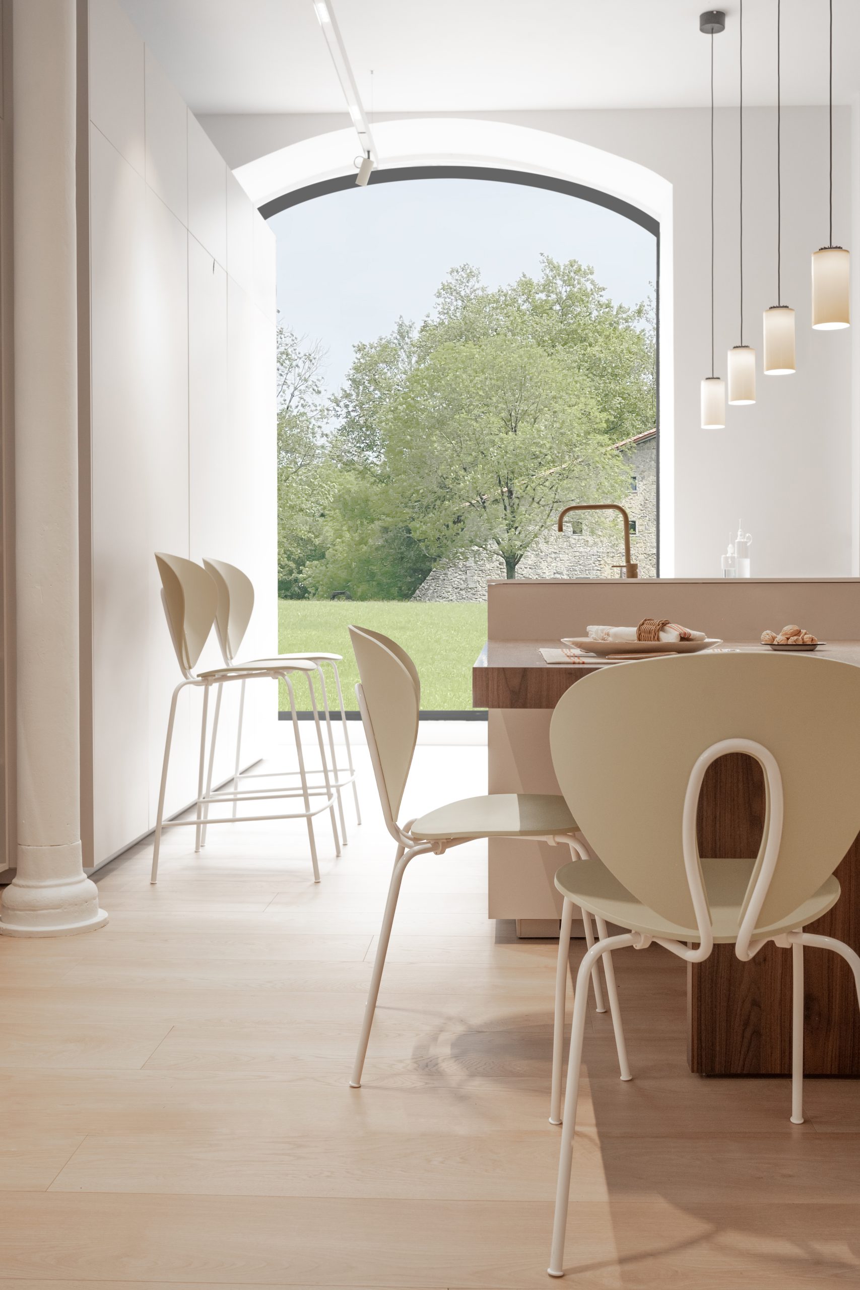 Globus Chair