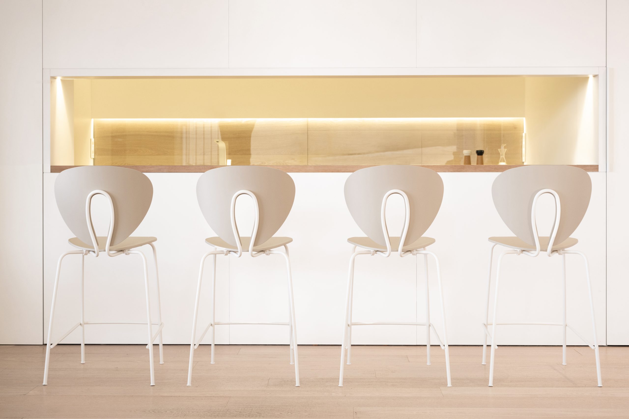 Globus Stool