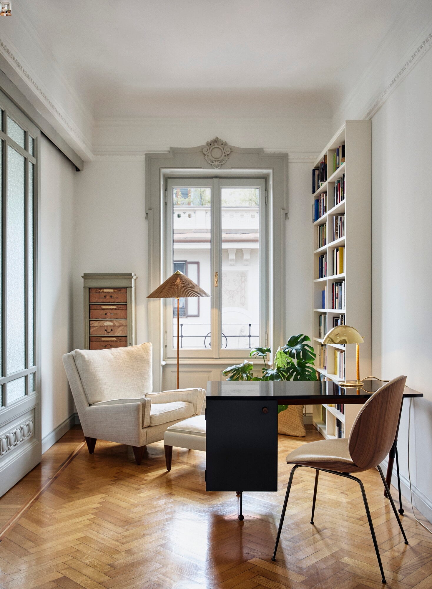 9602 Floor Lamp