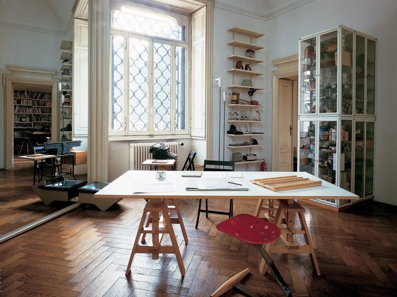 Leonardo Table