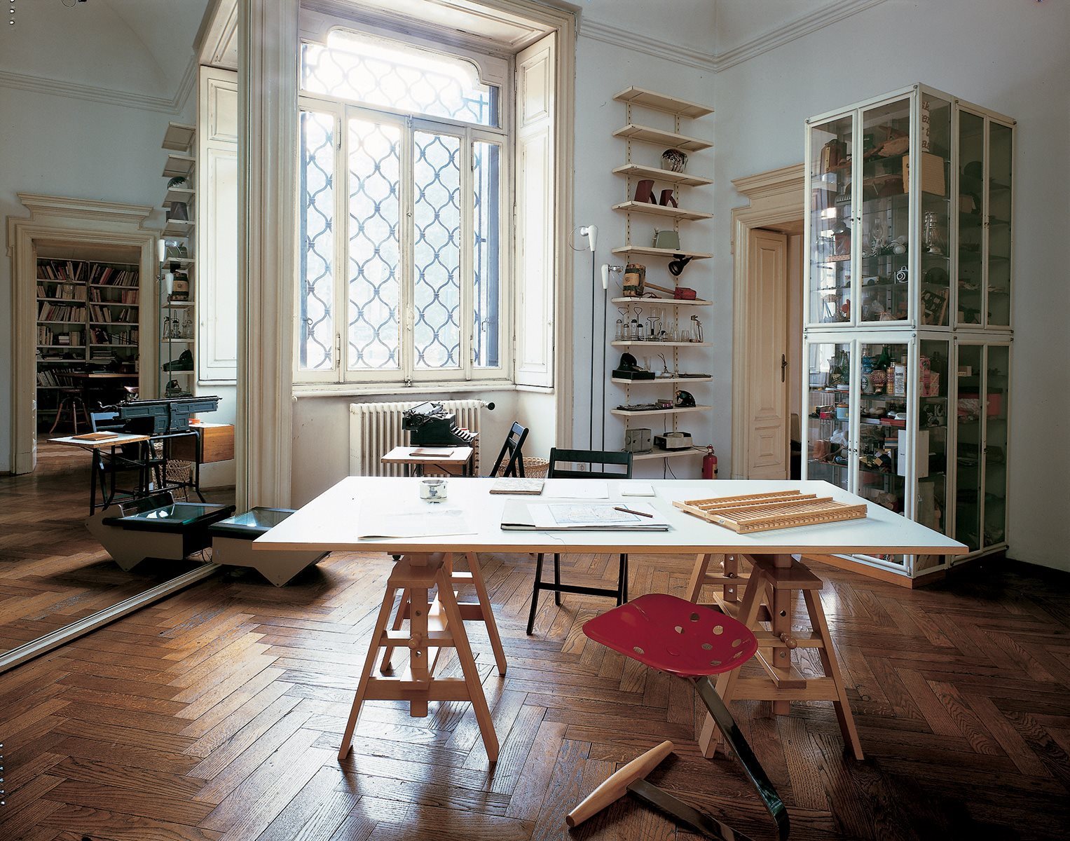 Leonardo Table