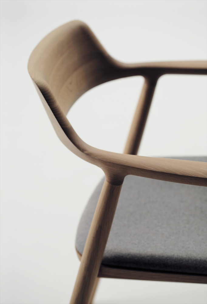 Maruni Hiroshima armchair sculpted arm and backrest detail